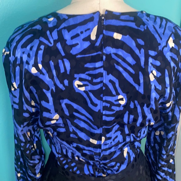 VINTAGE ST. GILLIAN | 100% SILK SKIRT AND TOP SET | 4 - Picture 7 of 10